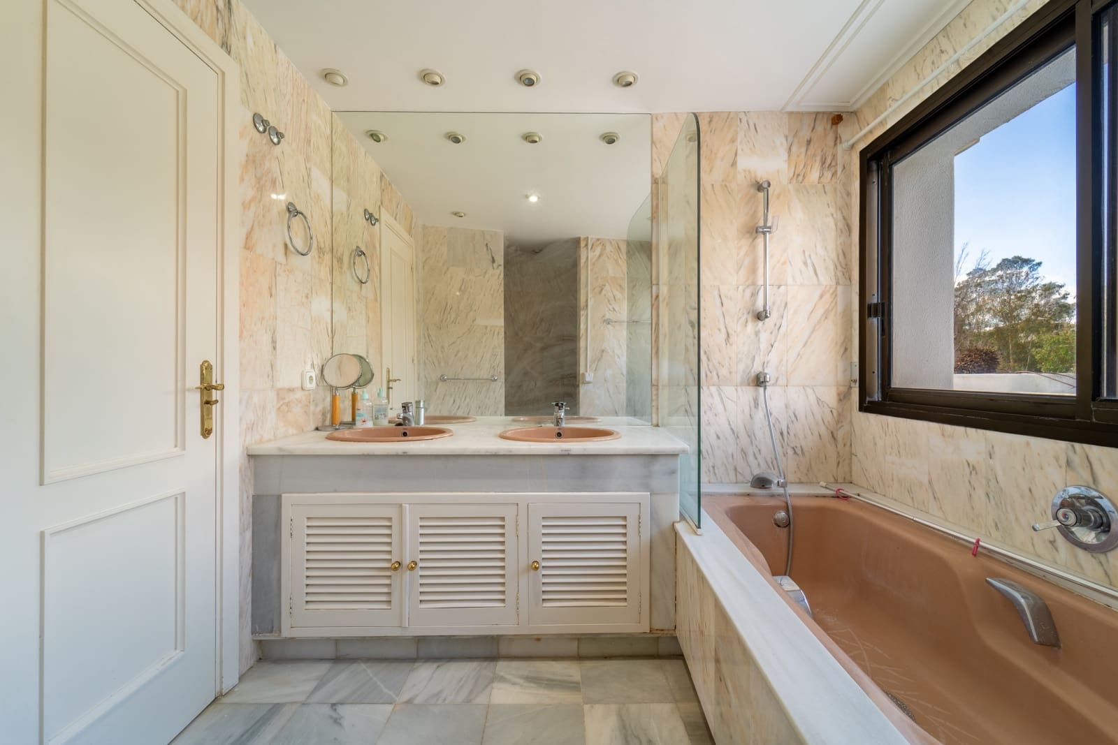 3 slaapkamer Appartement te koop in Marbella met zwembad garage - € 890.000 (Ref: 9564948)