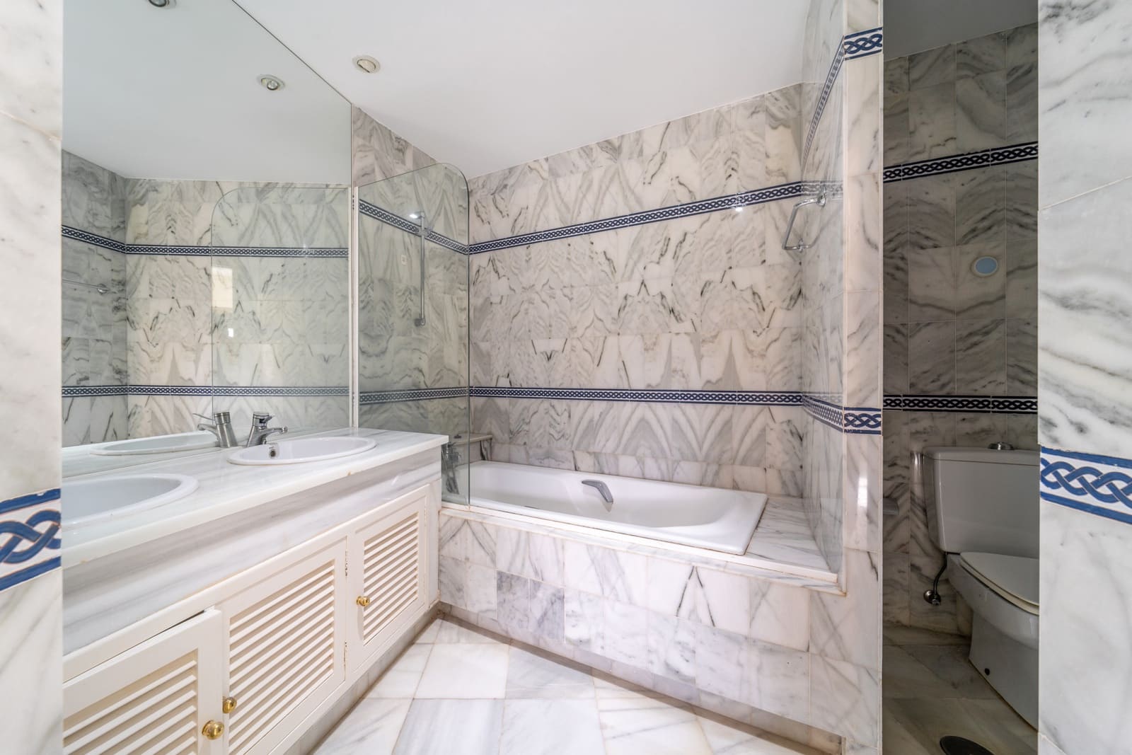 3 slaapkamer Appartement te koop in Marbella met zwembad garage - € 890.000 (Ref: 9564948)