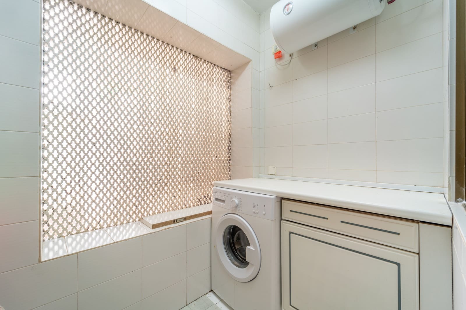 3 slaapkamer Appartement te koop in Marbella met zwembad garage - € 890.000 (Ref: 9564948)