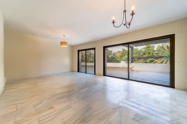 3 sypialnia Apartament na sprzedaż w Marbella z basenem garażem - 890 000 € (Ref: 9564948)