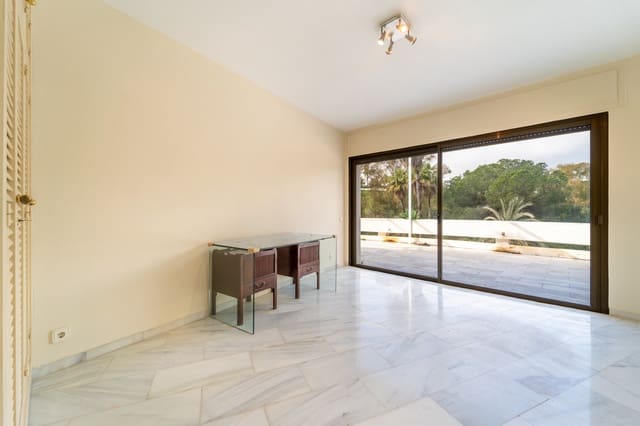 3 sypialnia Apartament na sprzedaż w Marbella z basenem garażem - 890 000 € (Ref: 9564948)