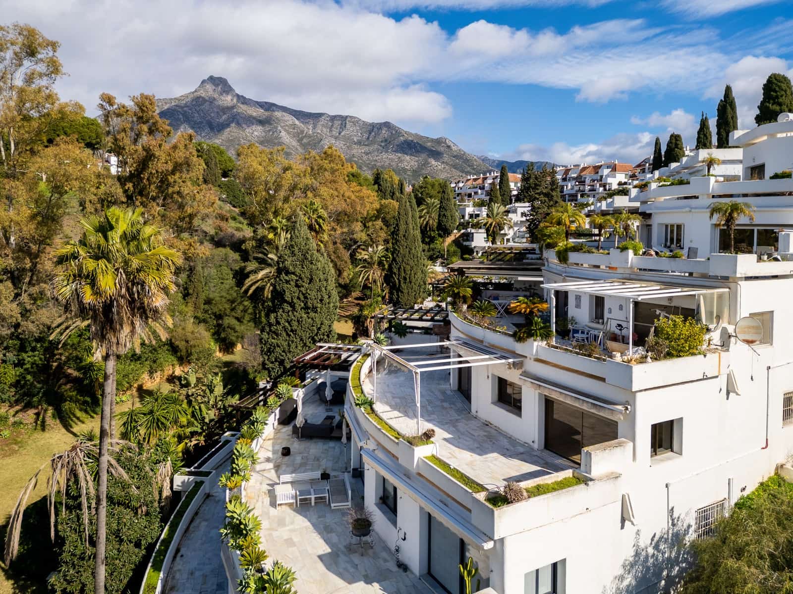 3 slaapkamer Appartement te koop in Marbella met zwembad garage - € 890.000 (Ref: 9564948)