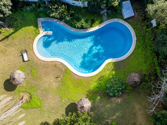 3 sypialnia Apartament na sprzedaż w Marbella z basenem garażem - 890 000 € (Ref: 9564948)