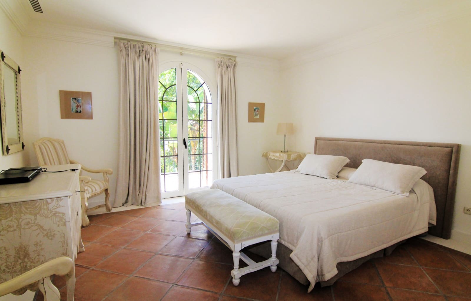 8 soveværelse Villa til salg i El Paraiso med swimmingpool garage - € 11.900.000 (Ref: 9568313)