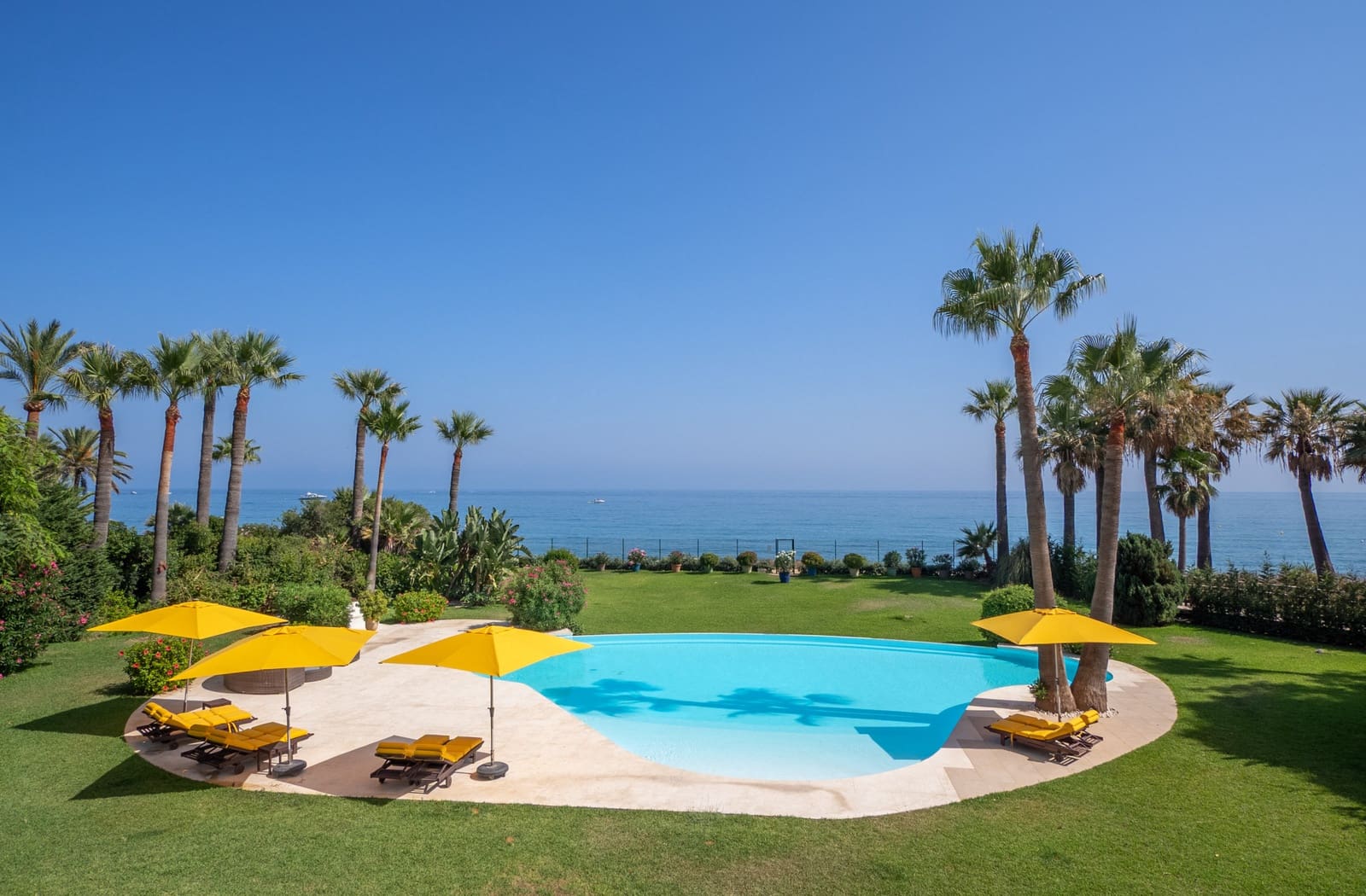 8 soveværelse Villa til salg i El Paraiso med swimmingpool garage - € 11.900.000 (Ref: 9568313)