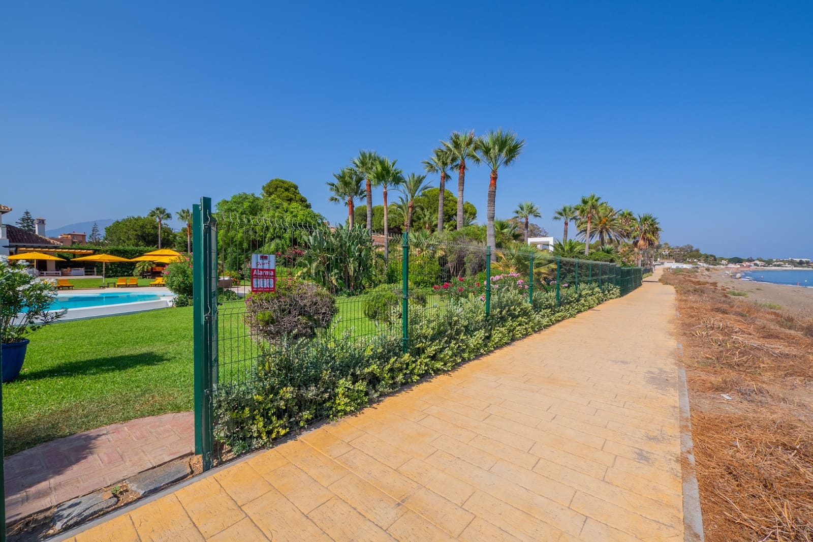 8 soveværelse Villa til salg i El Paraiso med swimmingpool garage - € 11.900.000 (Ref: 9568313)