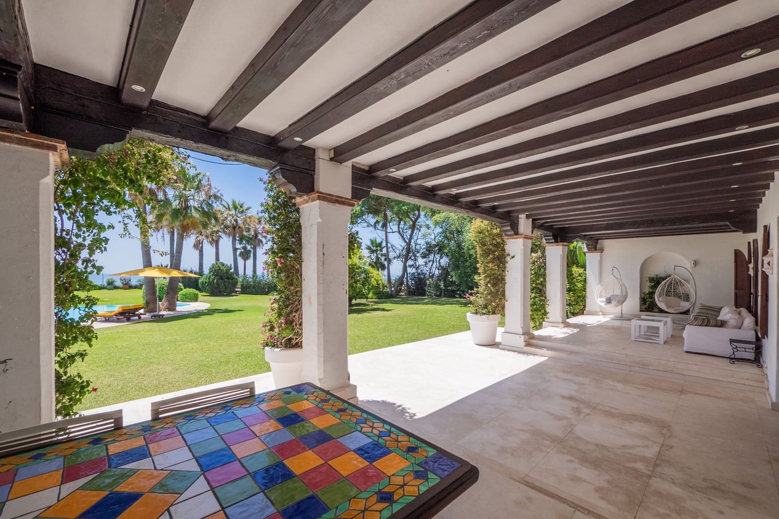 8 soveværelse Villa til salg i El Paraiso med swimmingpool garage - € 11.900.000 (Ref: 9568313)