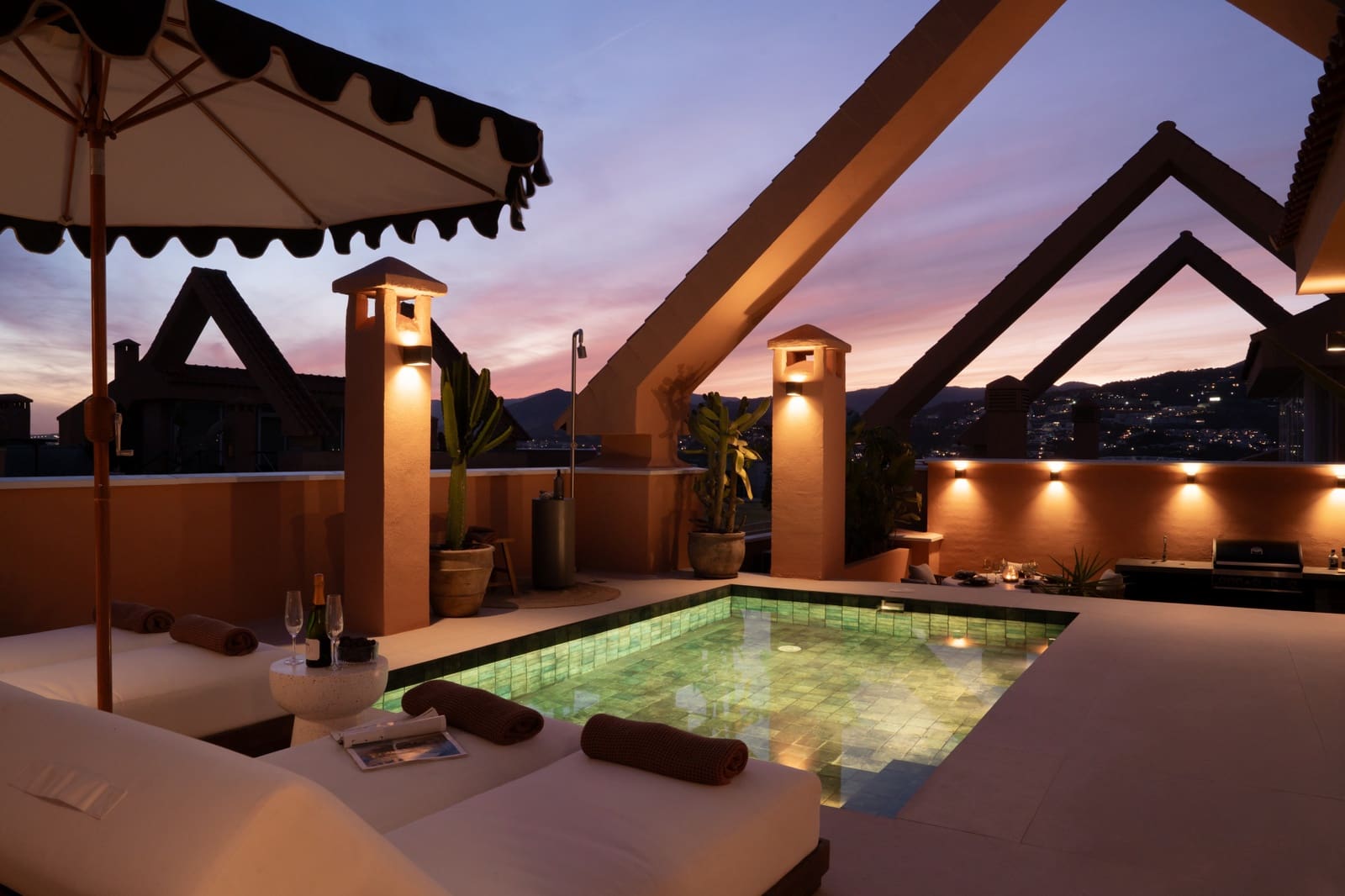 3 chambre Penthouse à vendre à Marbella avec piscine garage - 2 695 000 € (Ref: 9574434)