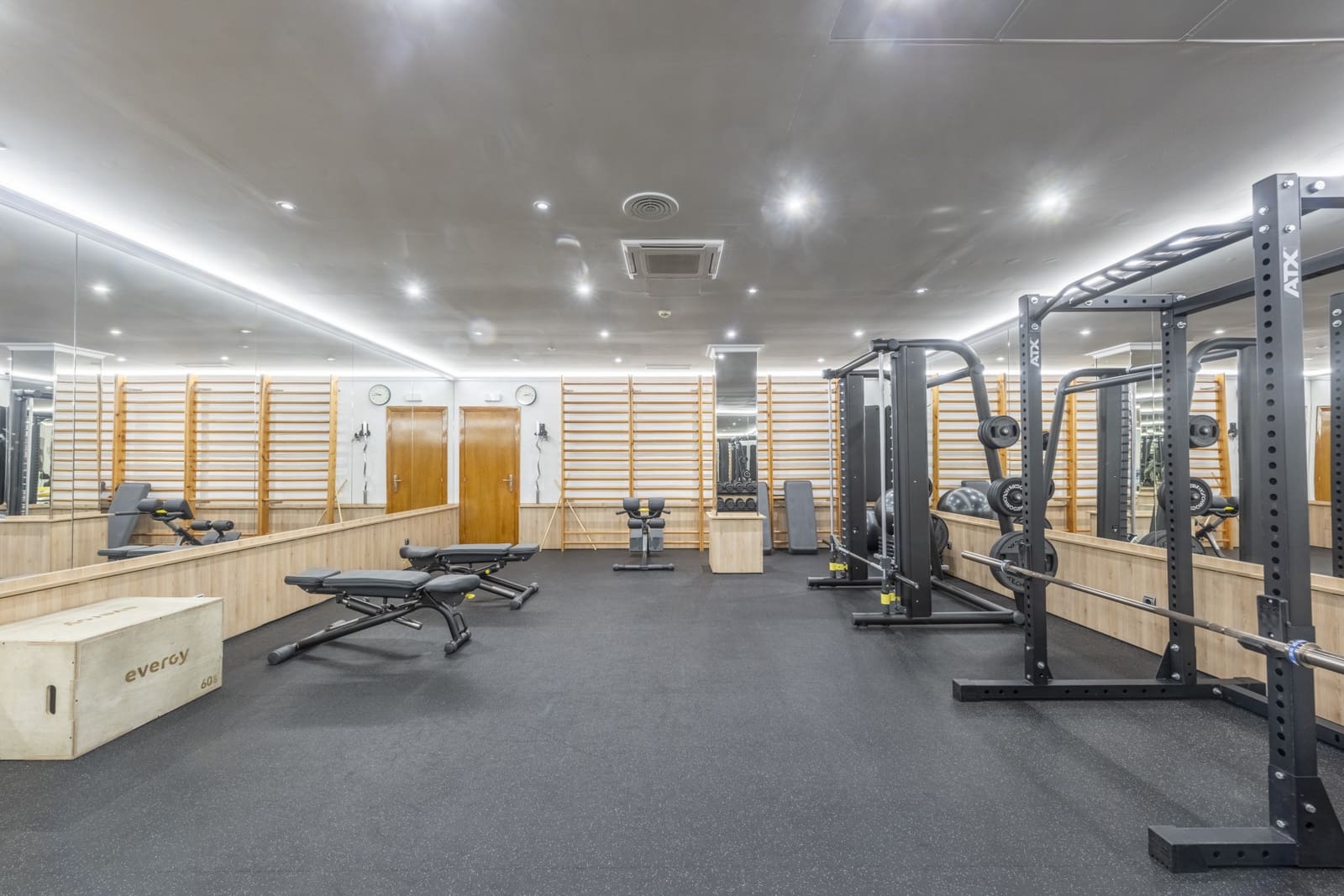 4 slaapkamer Penthouse te koop in Marbella met zwembad garage - € 3.950.000 (Ref: 9594907)