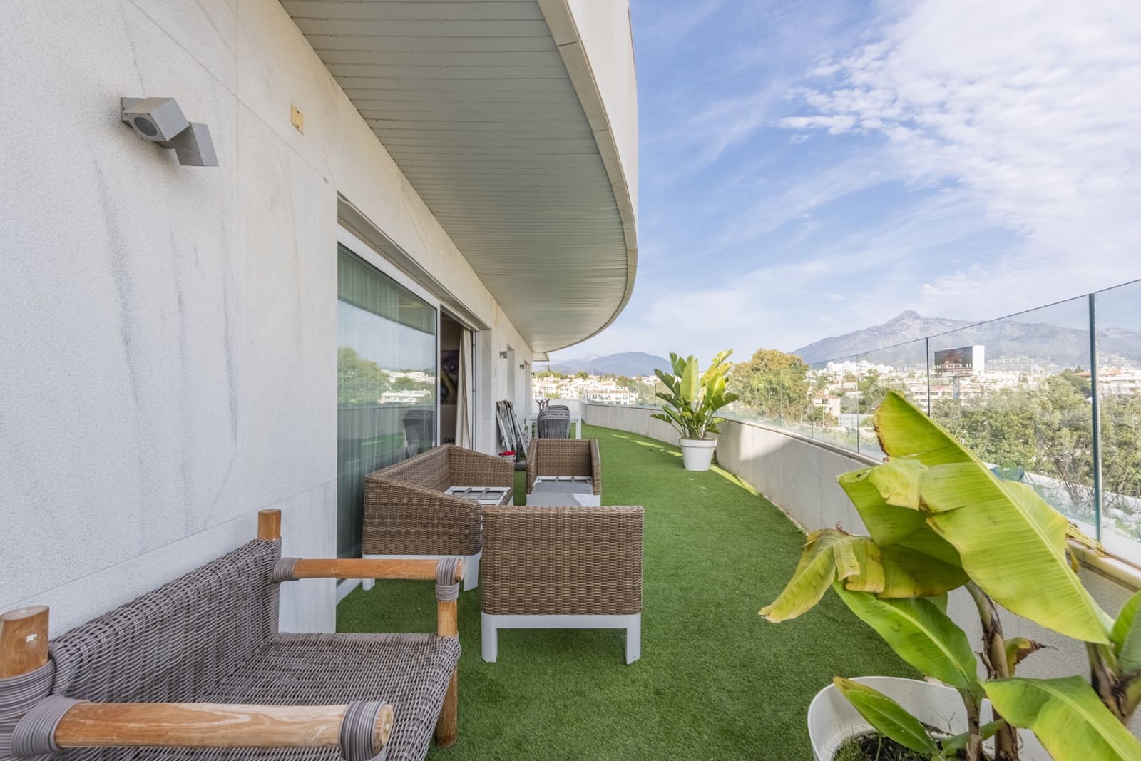 4 slaapkamer Penthouse te koop in Marbella met zwembad garage - € 3.950.000 (Ref: 9594907)