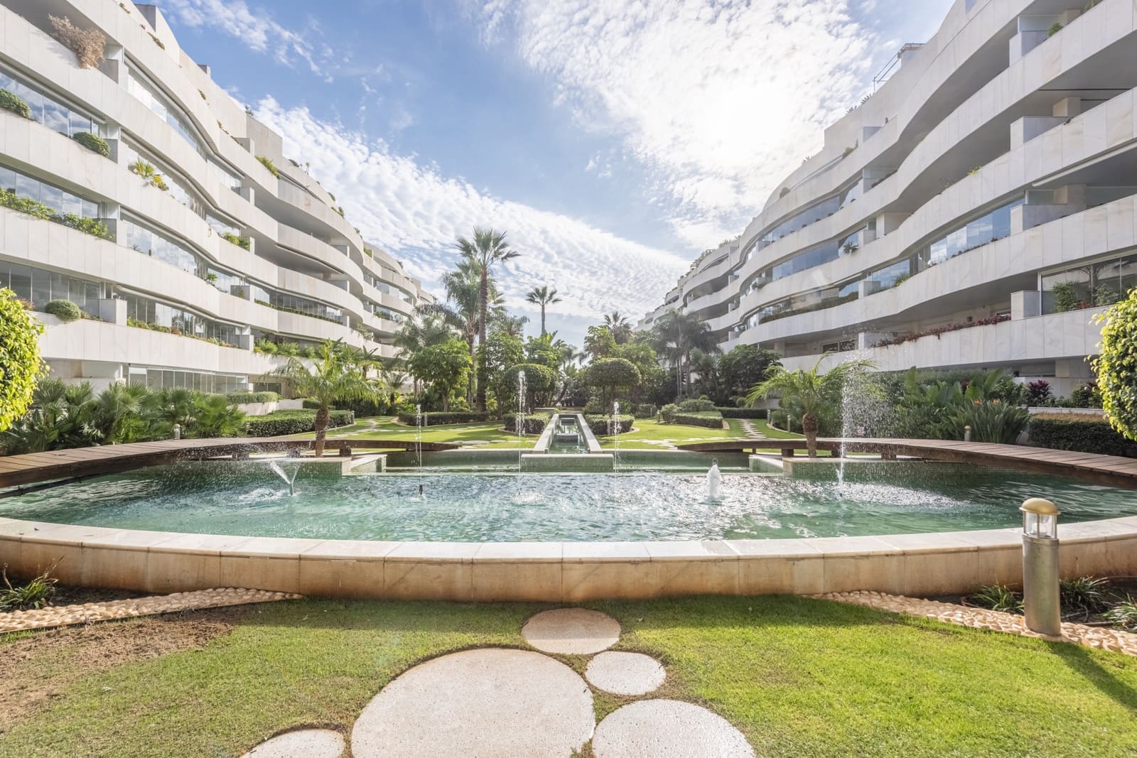 4 slaapkamer Penthouse te koop in Marbella met zwembad garage - € 3.950.000 (Ref: 9594907)