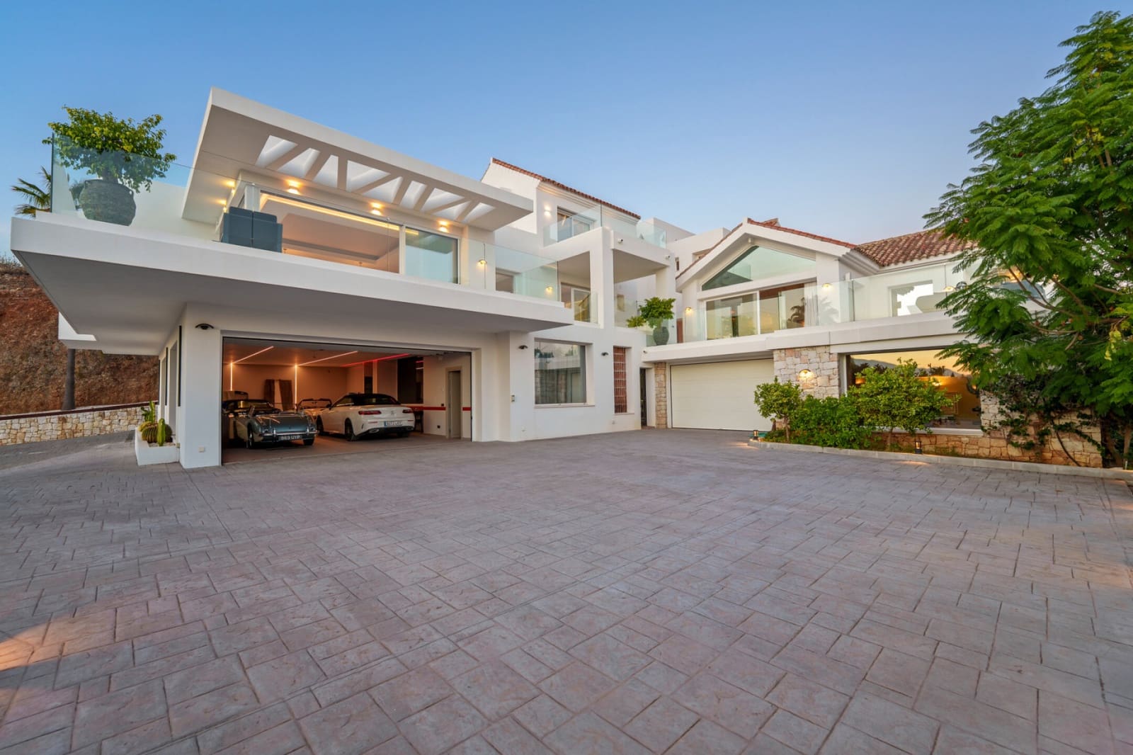 9 makuuhuone Huvila myytävänä paikassa Benahavis mukana uima-altaan 
autotalli - 8 250 000 € (Ref: 9594908)