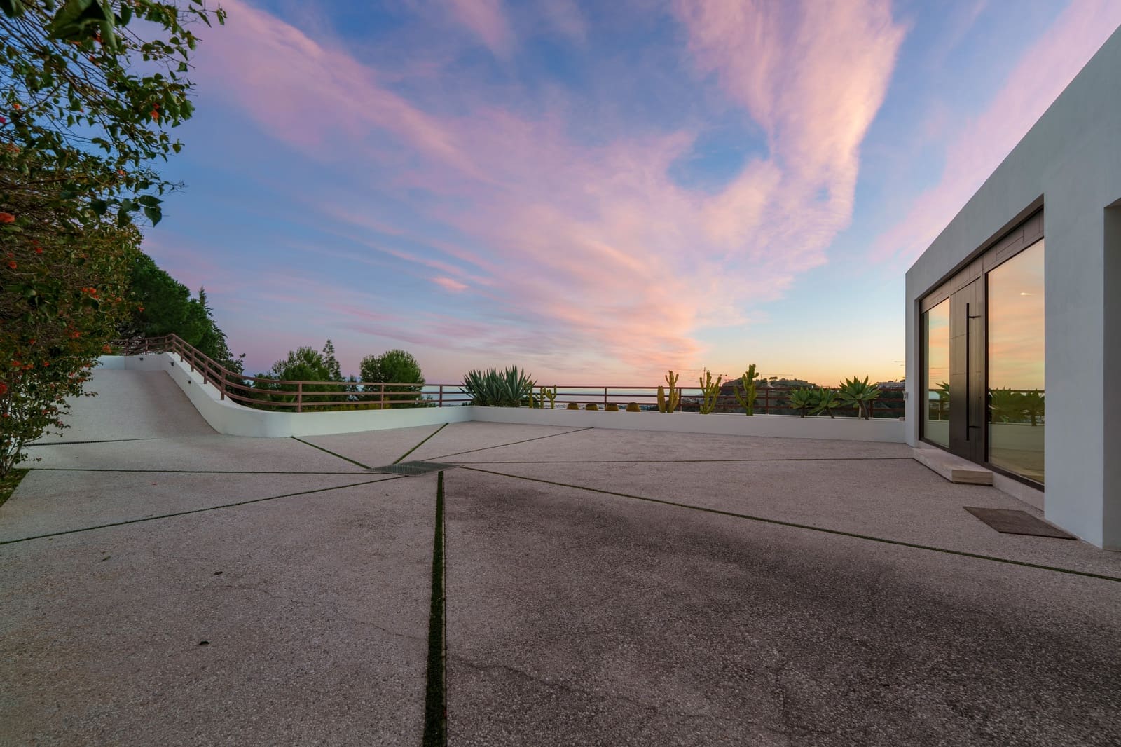 5 bedroom Villa for sale in El Madronal with pool garage - € 8,995,000 (Ref: 9604842)