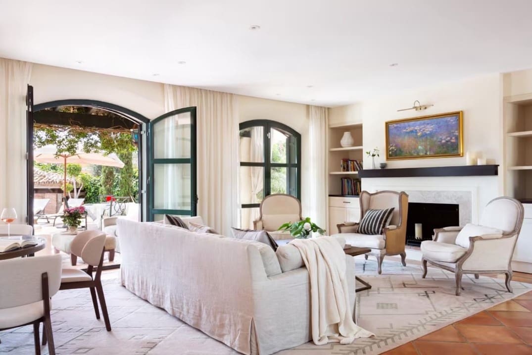 4 bedroom Villa for sale in Marbella with pool garage - € 2,490,000 (Ref: 9604843)