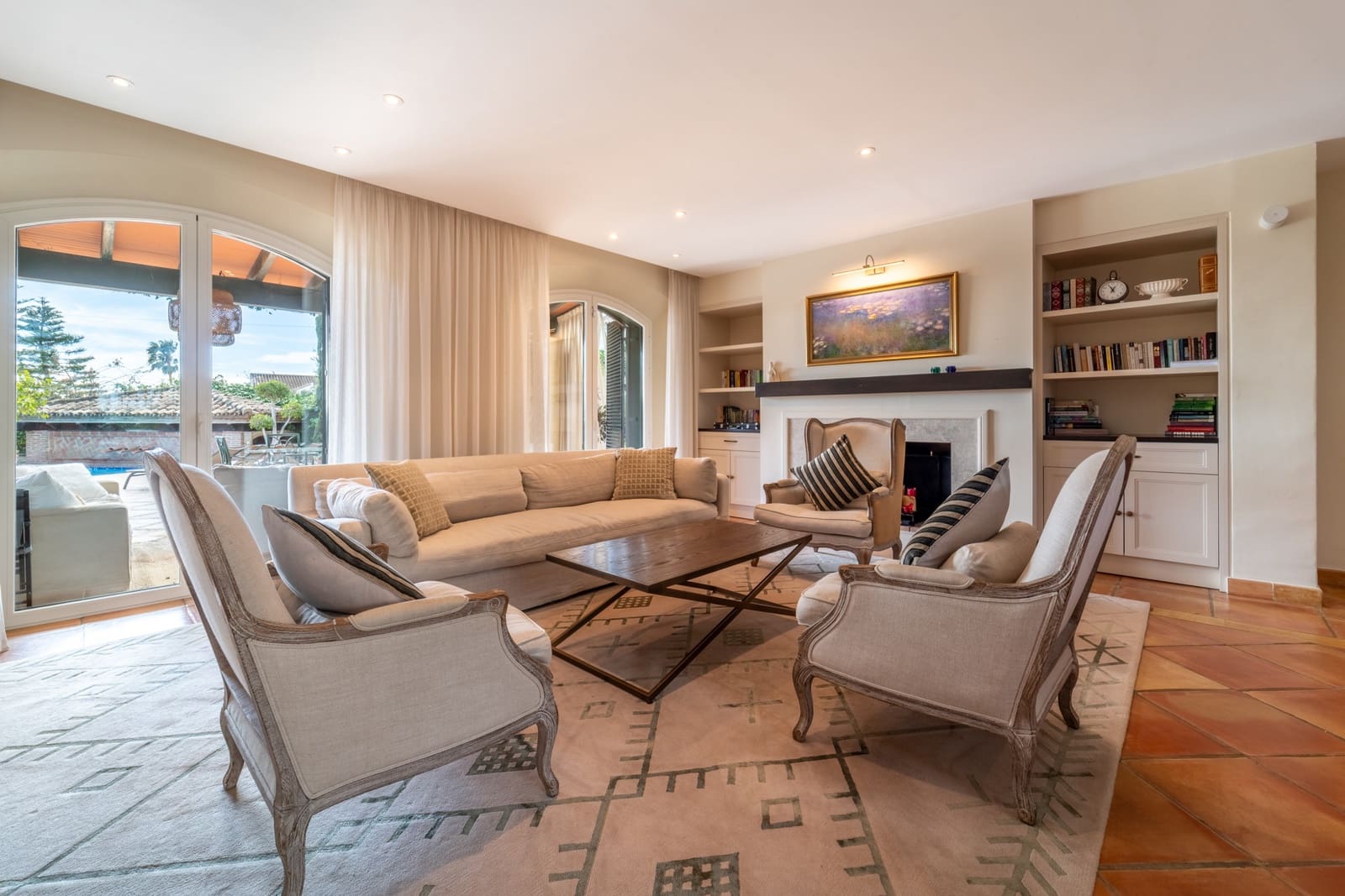 4 bedroom Villa for sale in Marbella with pool garage - € 2,490,000 (Ref: 9604843)