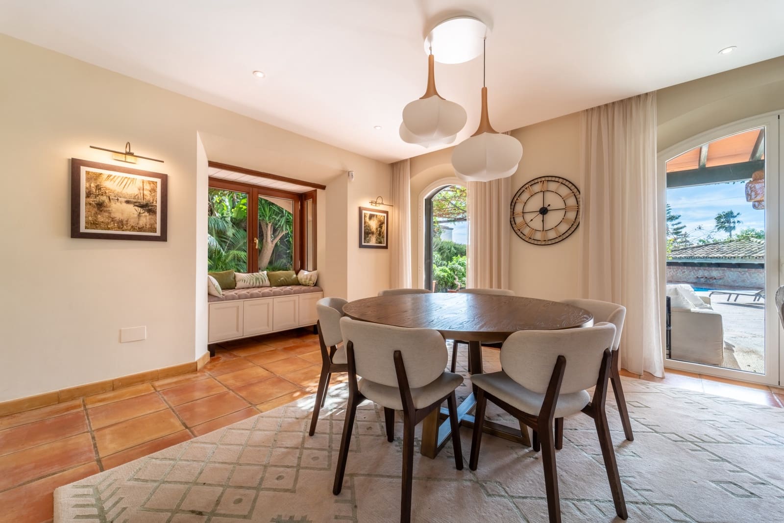 4 bedroom Villa for sale in Marbella with pool garage - € 2,490,000 (Ref: 9604843)