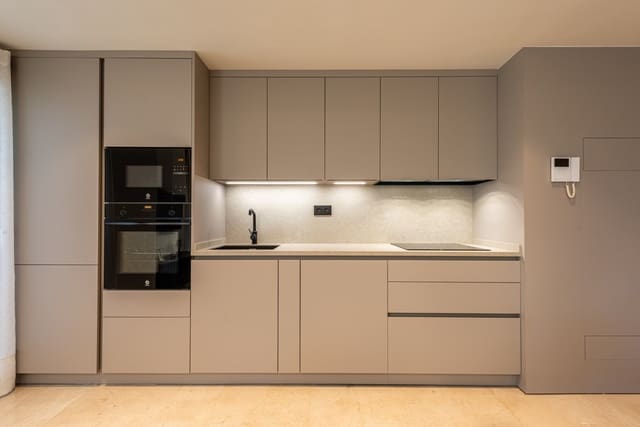 2 slaapkamer Appartement te huur in San Pedro de Alcantara, Marbella met zwembad garage - € 2.500 (Ref: 9614424)