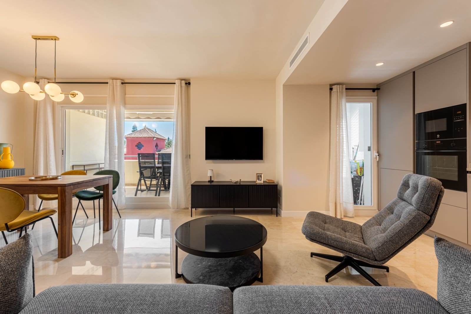 2 makuuhuone Huoneisto vuokrattavana paikassa San Pedro de Alcantara mukana uima-altaan 
autotalli - 2 500 € (Ref: 9614424)