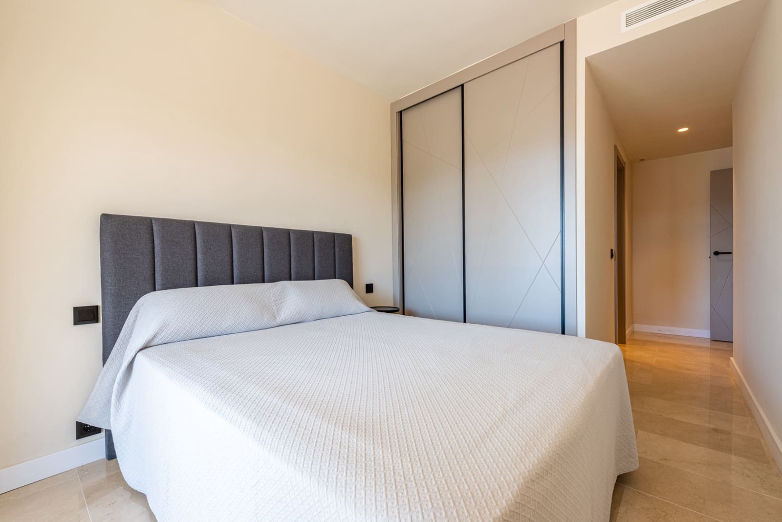 2 makuuhuone Huoneisto vuokrattavana paikassa San Pedro de Alcantara mukana uima-altaan 
autotalli - 2 500 € (Ref: 9614424)