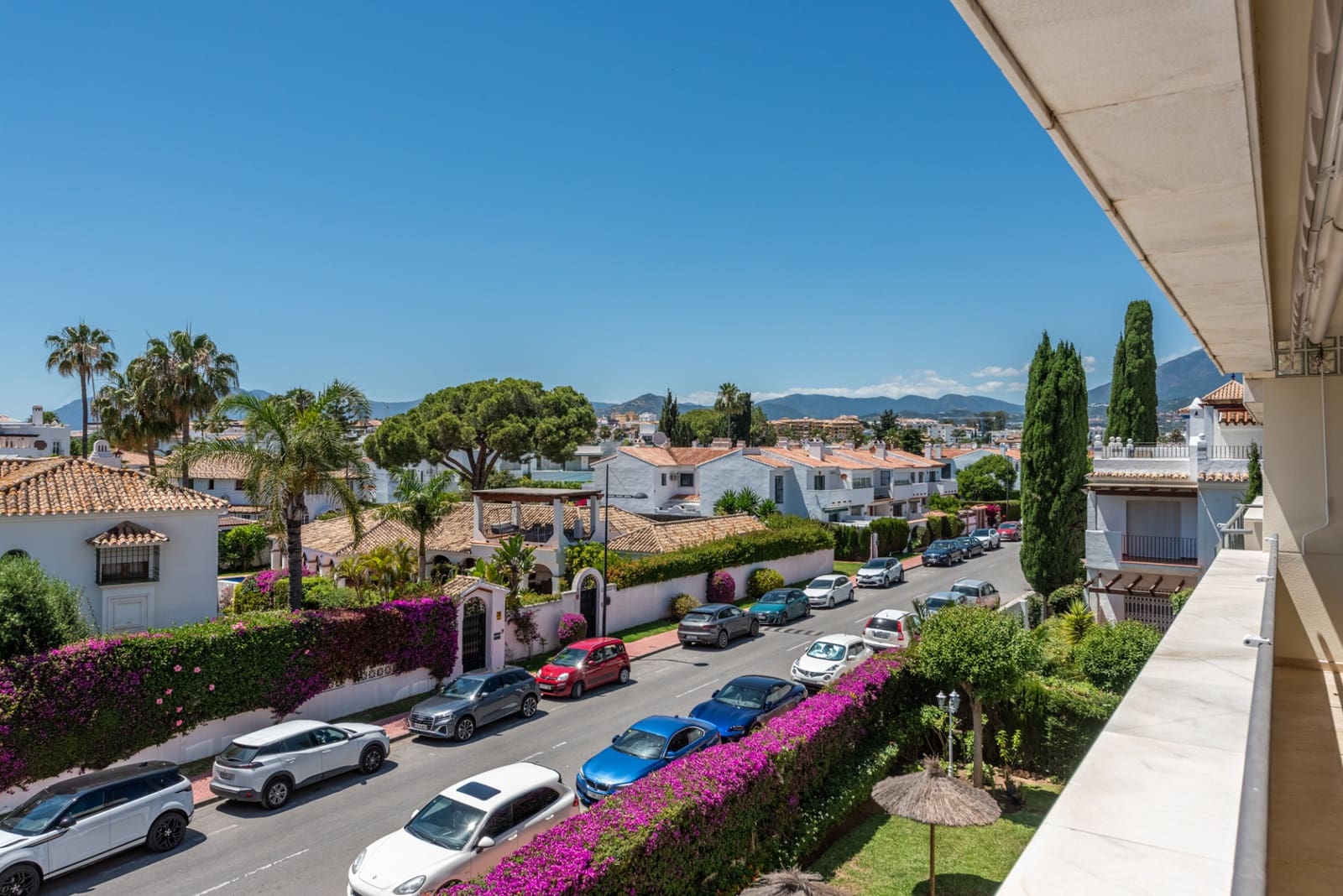 2 makuuhuone Huoneisto vuokrattavana paikassa San Pedro de Alcantara mukana uima-altaan 
autotalli - 2 500 € (Ref: 9614424)