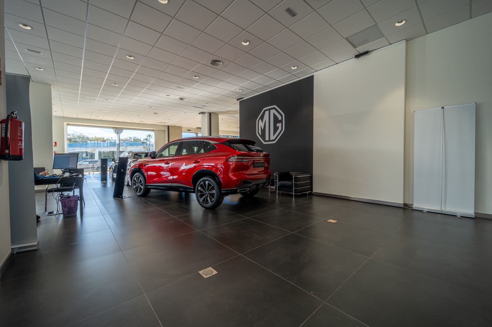 Kaupallinen myytävänä paikassa Puerto Banus mukana 
autotalli - 4 000 000 € (Ref: 9615385)