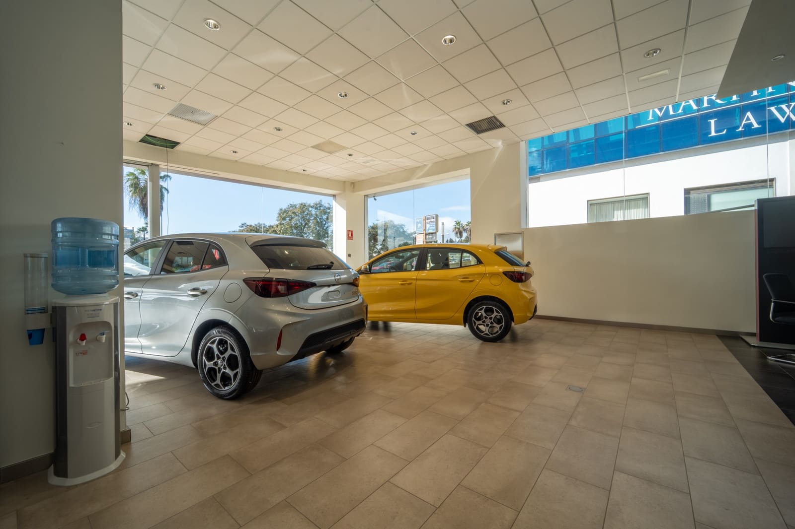 Kaupallinen myytävänä paikassa Puerto Banus mukana 
autotalli - 4 000 000 € (Ref: 9615385)