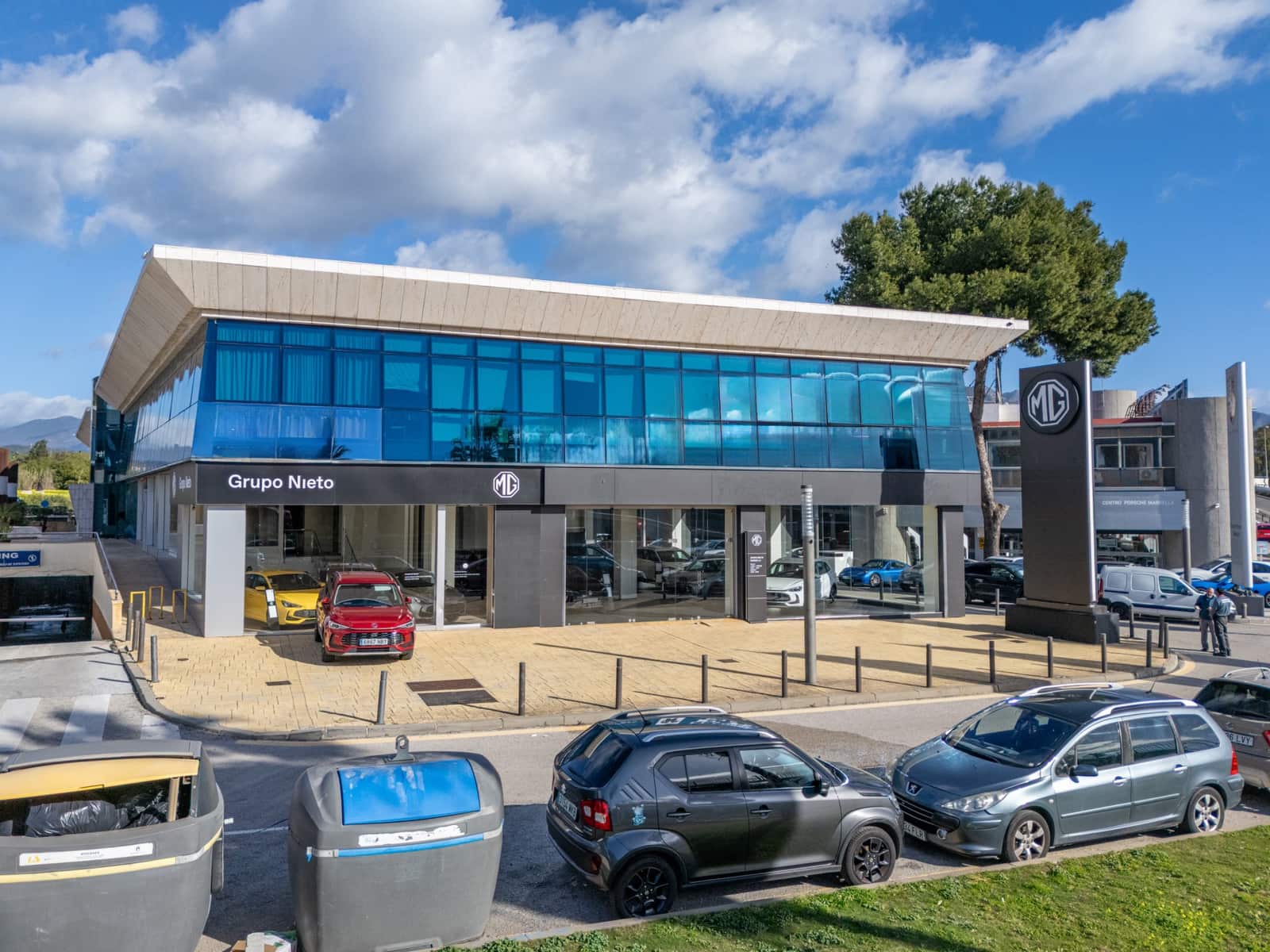 Kaupallinen myytävänä paikassa Puerto Banus mukana 
autotalli - 4 000 000 € (Ref: 9615385)