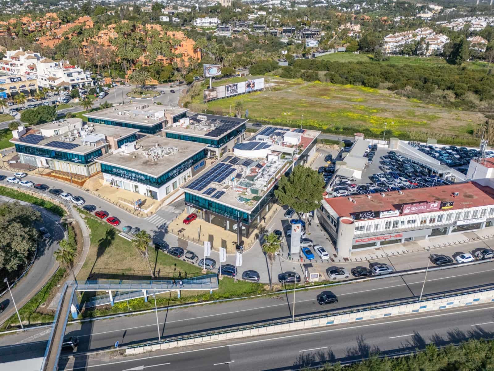 Kaupallinen myytävänä paikassa Puerto Banus mukana 
autotalli - 4 000 000 € (Ref: 9615385)