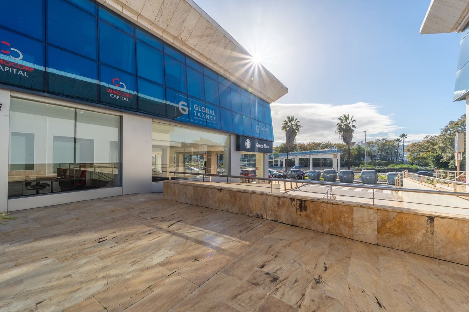 Commercial for sale in Puerto Banus with garage - € 4,000,000 (Ref: 9615385)