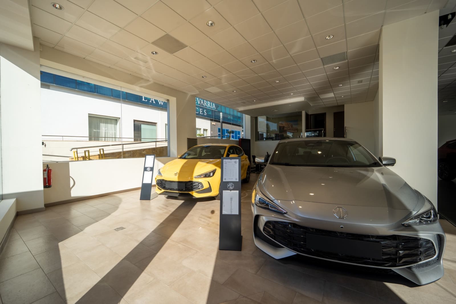 Commercial for sale in Puerto Banus with garage - € 4,000,000 (Ref: 9615385)