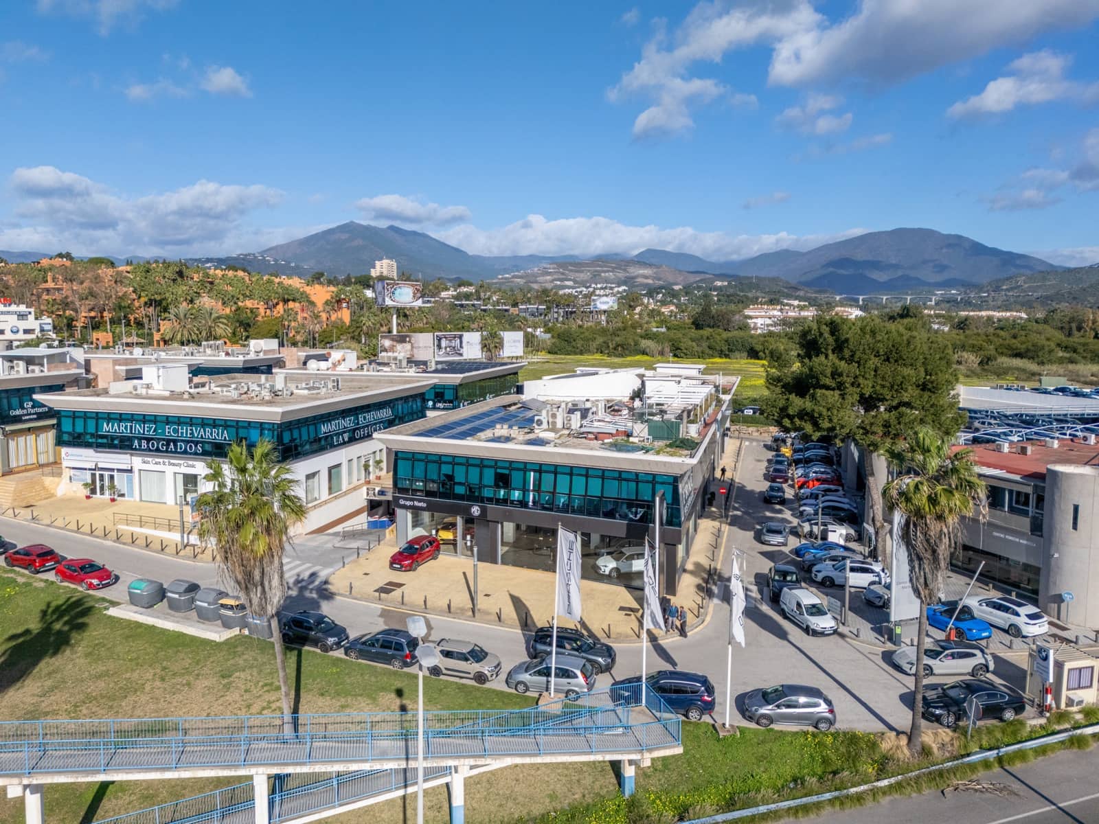 Commercial for sale in Puerto Banus with garage - € 4,000,000 (Ref: 9615385)