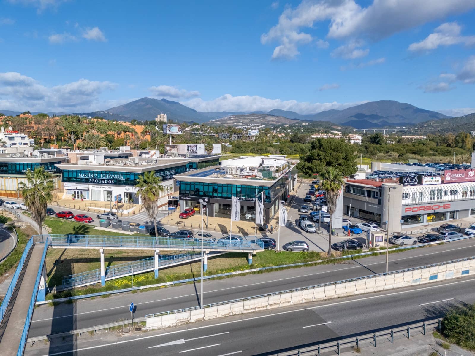 Commercial for sale in Puerto Banus with garage - € 4,000,000 (Ref: 9615385)