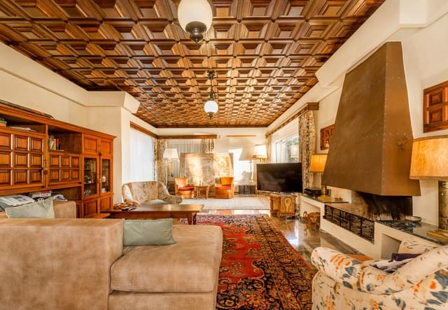 5 bedroom Villa for holiday rental in Marbella with pool garage - € 11,000 (Ref: 9618076)