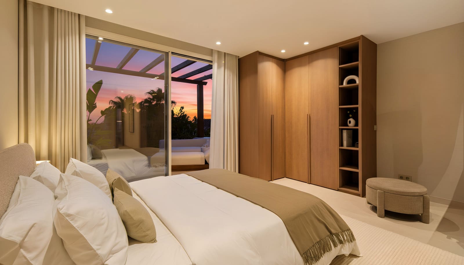 4 bedroom Semi-detached Villa for sale in Marbella with pool garage - € 2,595,000 (Ref: 9619171)