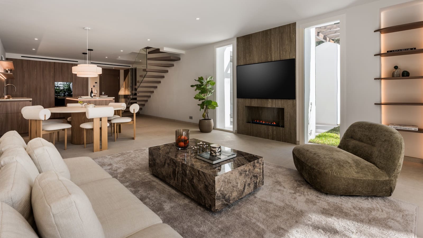 4 bedroom Semi-detached Villa for sale in Marbella with pool garage - € 2,595,000 (Ref: 9619171)