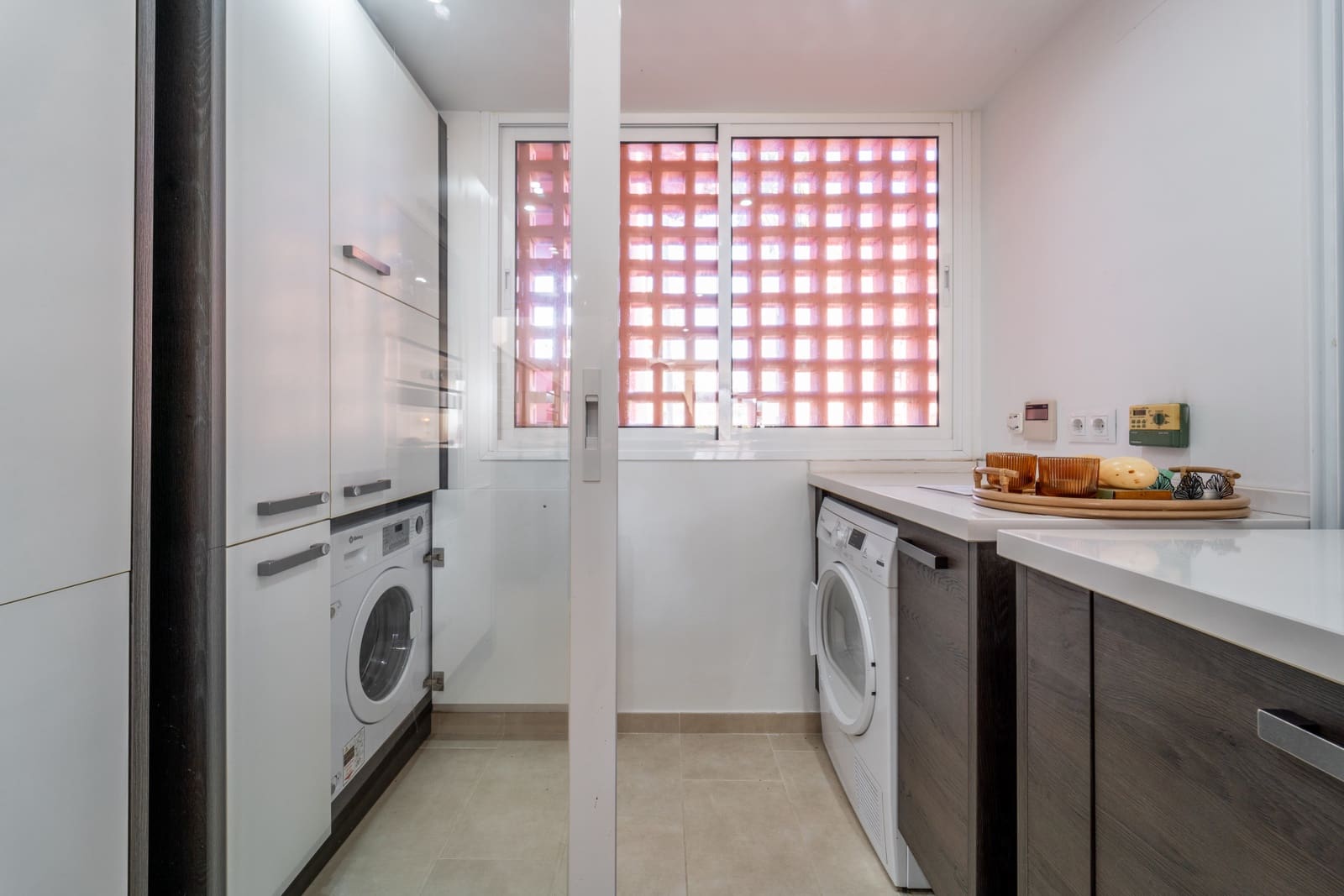 Ático de 3 habitaciones en Estepona en venta con piscina garaje - 1.795.000 € (Ref: 9625505)