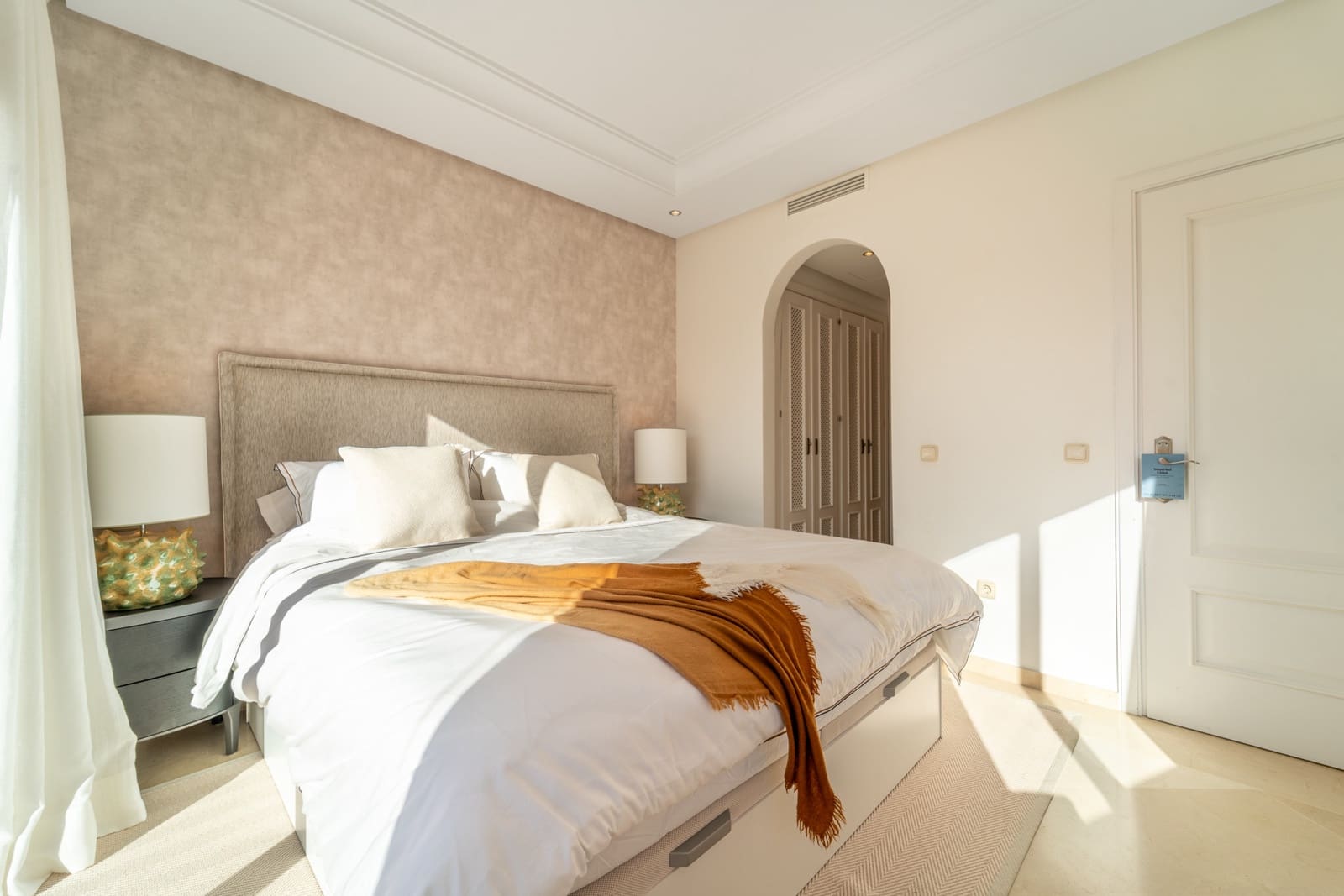 Ático de 3 habitaciones en Estepona en venta con piscina garaje - 1.795.000 € (Ref: 9625505)