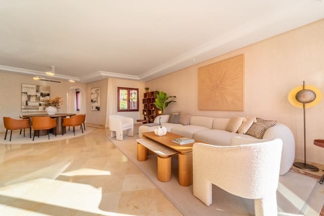 Ático de 3 habitaciones en Estepona en venta con piscina garaje - 1.795.000 € (Ref: 9625505)