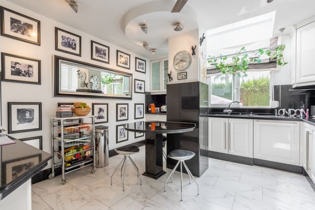 4 camera da letto Villa in vendita in Marbella con piscina garage - 2.990.000 € (Rif: 9629908)