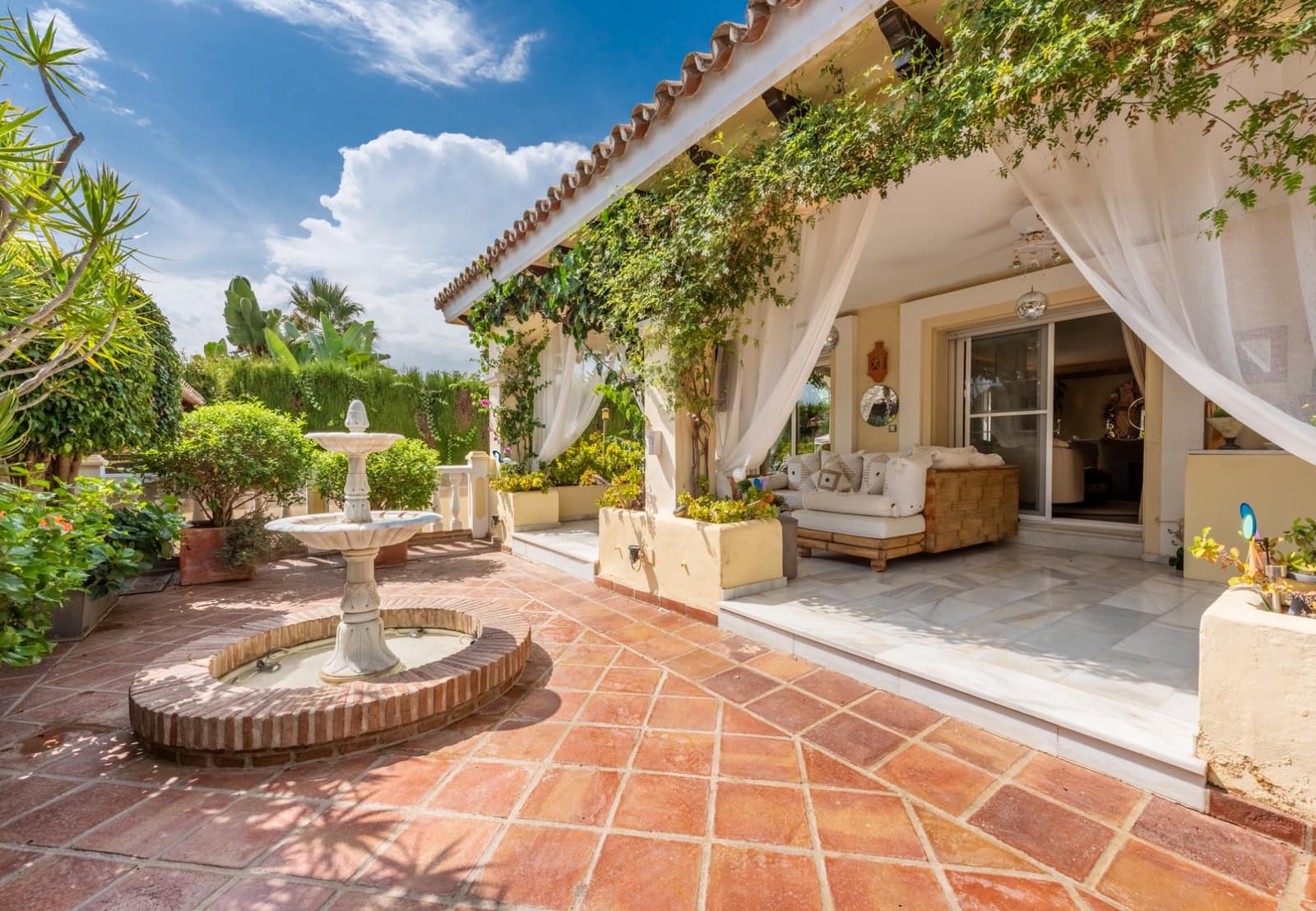 4 sovrum Villa till salu i Marbella med pool garage - 2 990 000 € (Ref: 9629908)