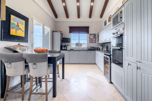 4 soverom Villa til salgs i Istán med svømmebasseng garasje - € 1 750 000 (Ref: 9637300)