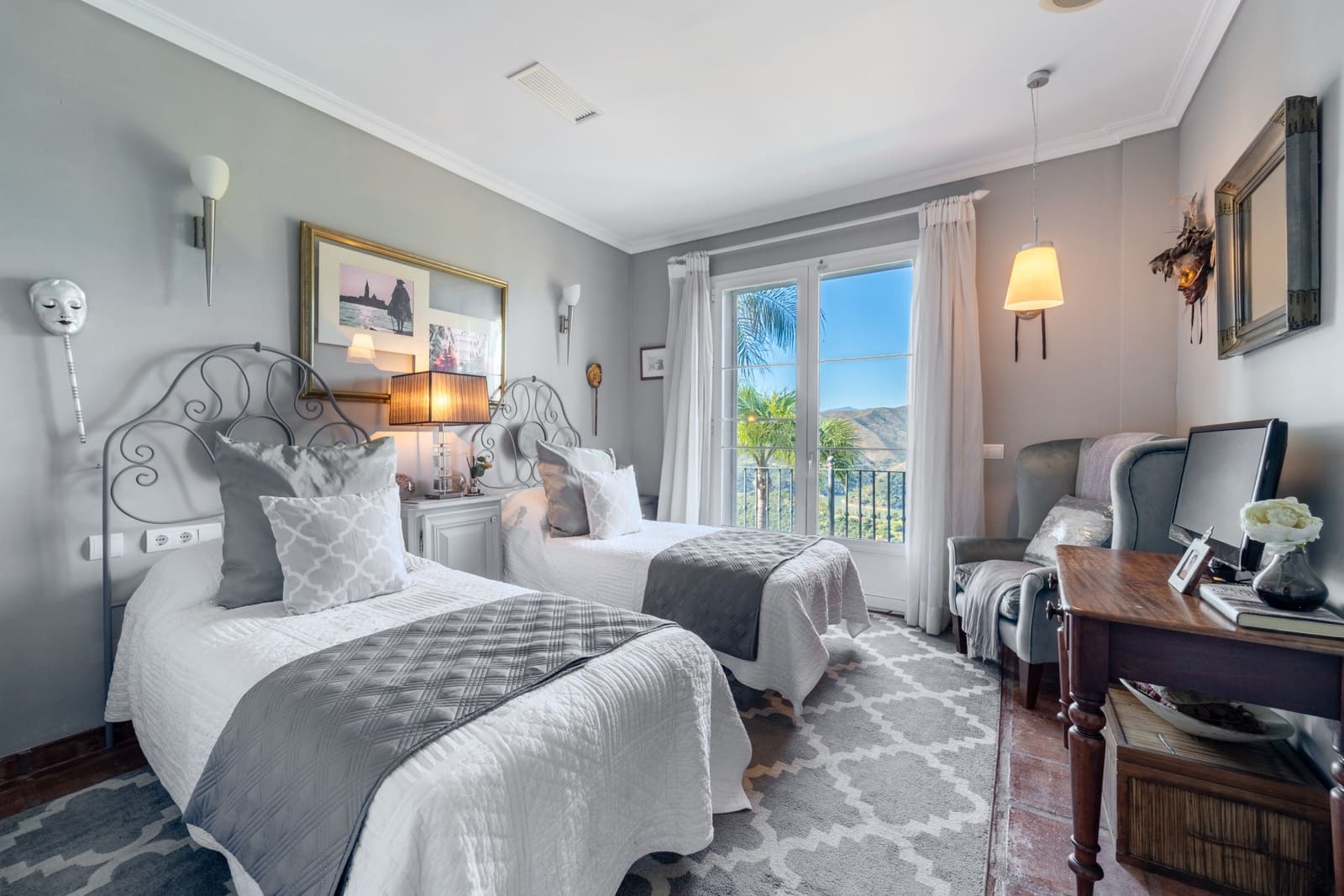 4 soverom Villa til salgs i Istan med svømmebasseng garasje - € 1 750 000 (Ref: 9637300)