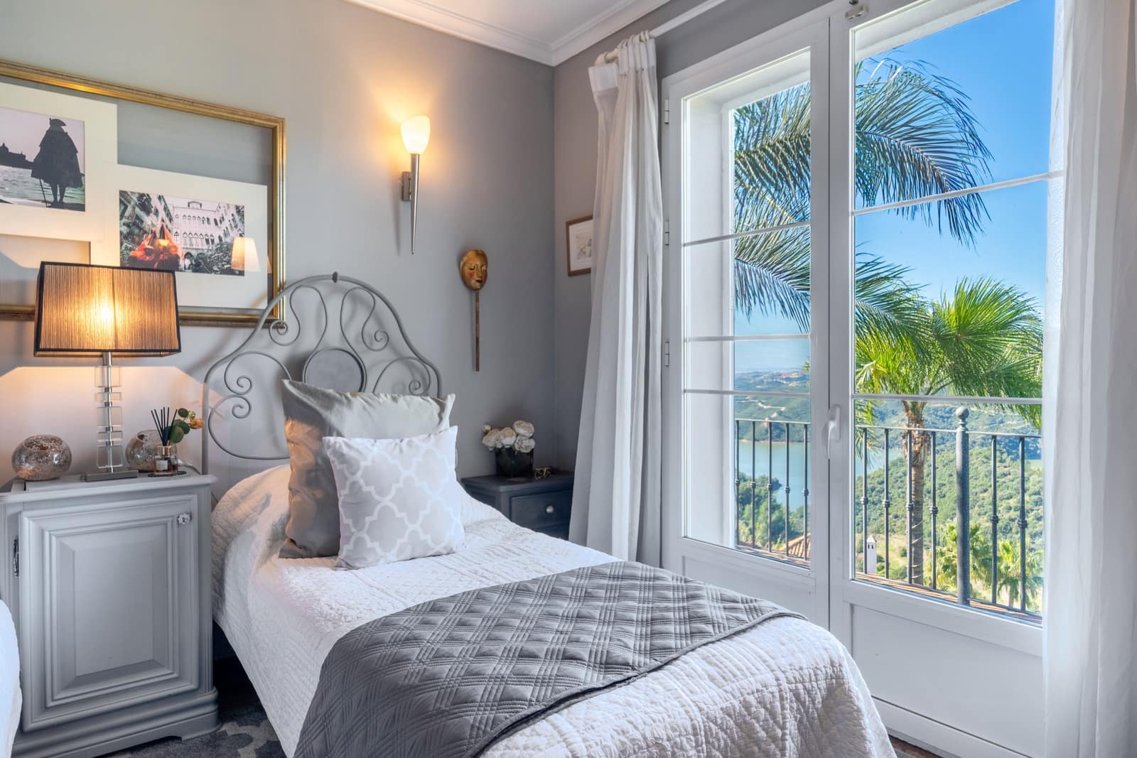 4 soverom Villa til salgs i Istan med svømmebasseng garasje - € 1 750 000 (Ref: 9637300)