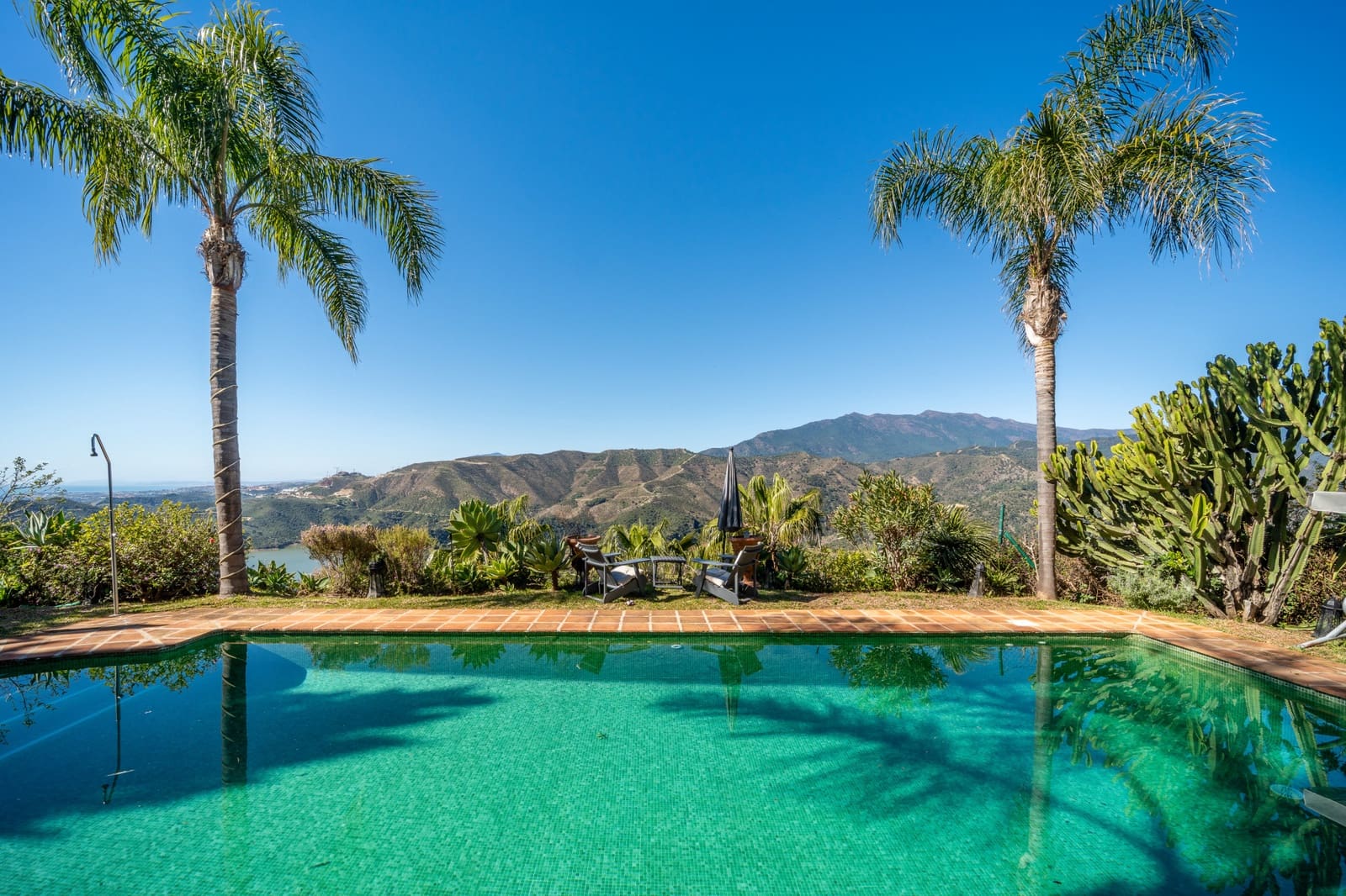 4 soverom Villa til salgs i Istan med svømmebasseng garasje - € 1 750 000 (Ref: 9637300)