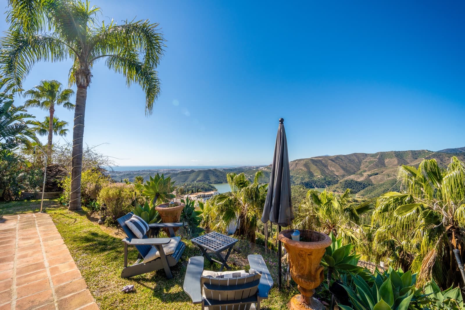 4 soverom Villa til salgs i Istan med svømmebasseng garasje - € 1 750 000 (Ref: 9637300)