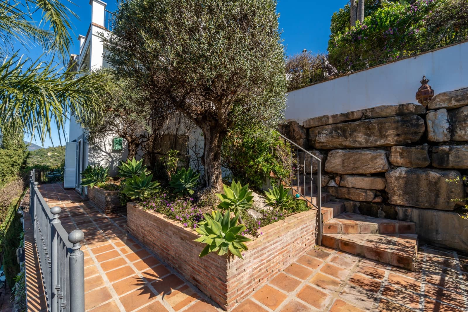 4 soverom Villa til salgs i Istan med svømmebasseng garasje - € 1 750 000 (Ref: 9637300)