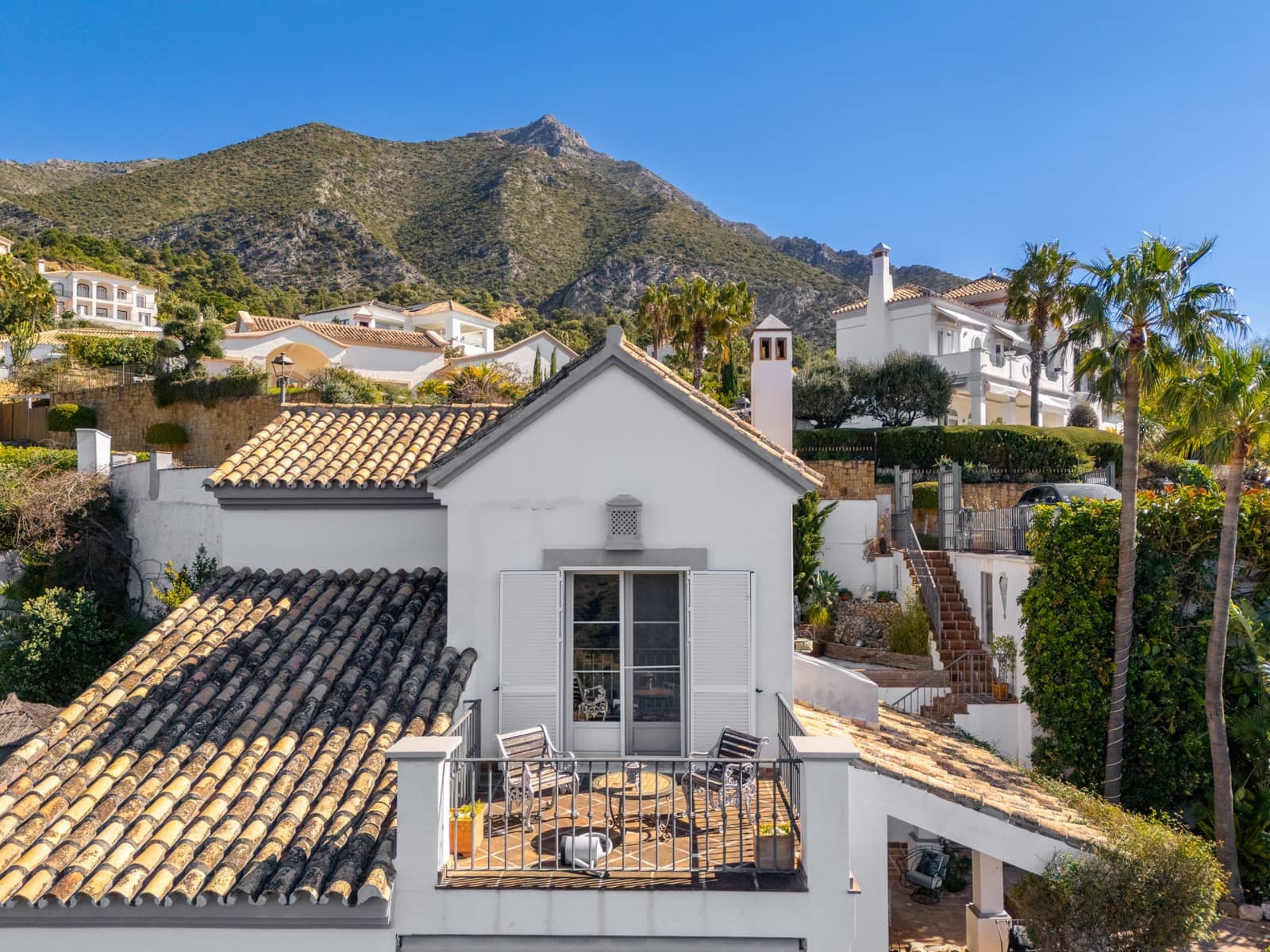 4 soverom Villa til salgs i Istan med svømmebasseng garasje - € 1 750 000 (Ref: 9637300)