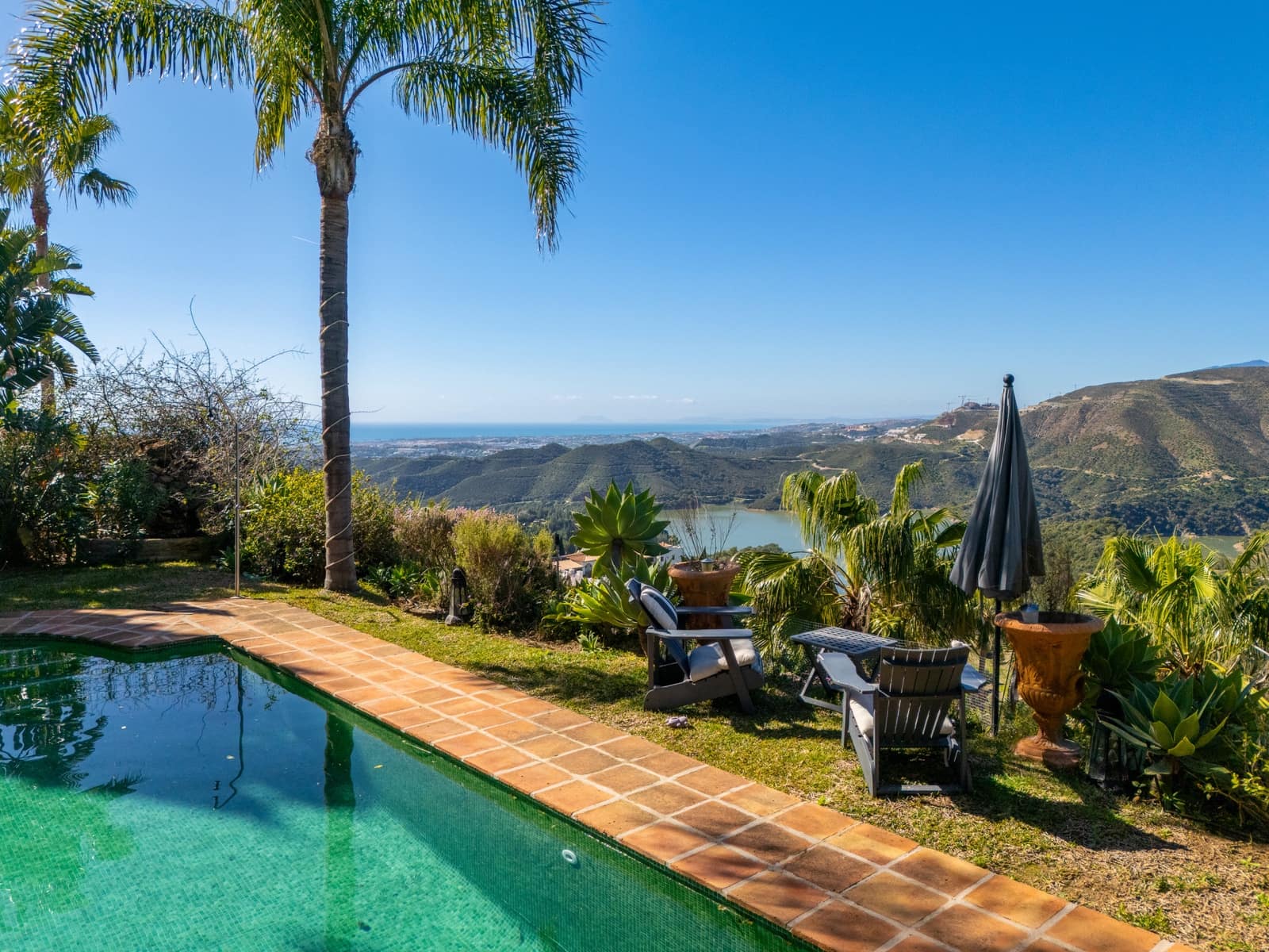 4 soverom Villa til salgs i Istan med svømmebasseng garasje - € 1 750 000 (Ref: 9637300)