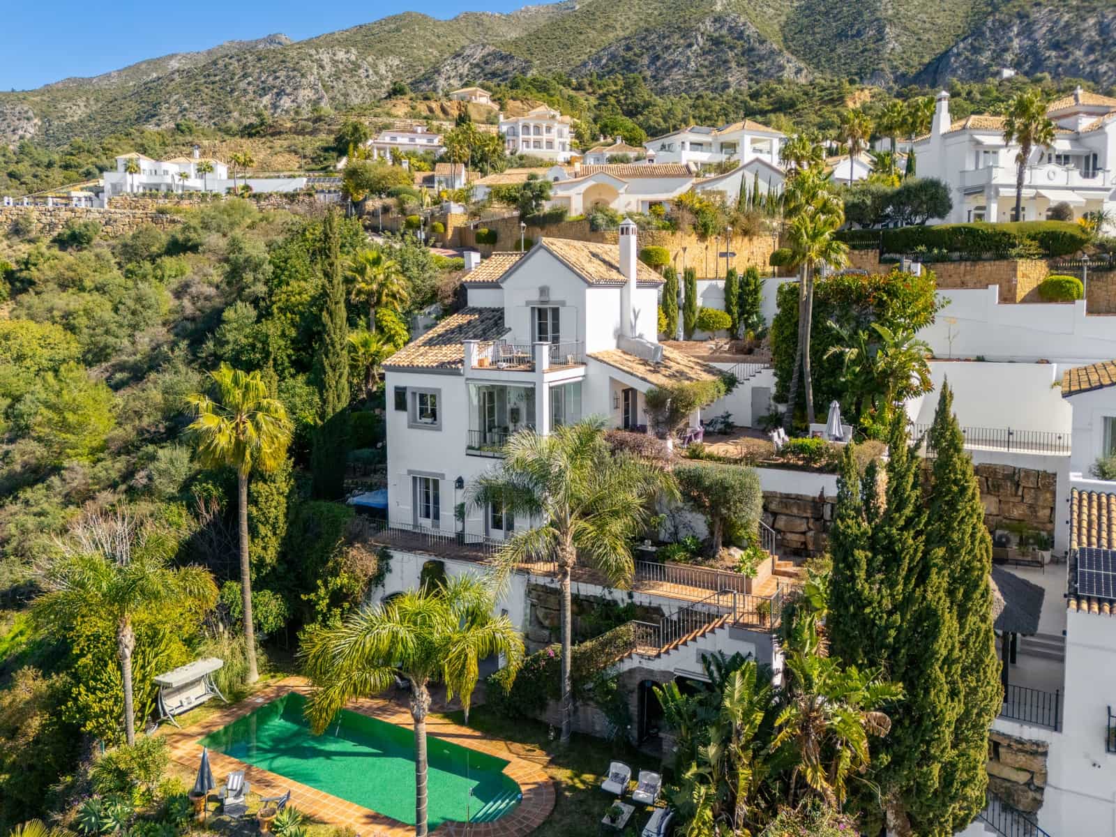 4 soverom Villa til salgs i Istan med svømmebasseng garasje - € 1 750 000 (Ref: 9637300)