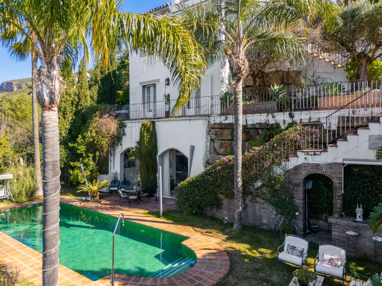 4 soveværelse Villa til salg i Istan med swimmingpool garage - € 1.750.000 (Ref: 9637300)